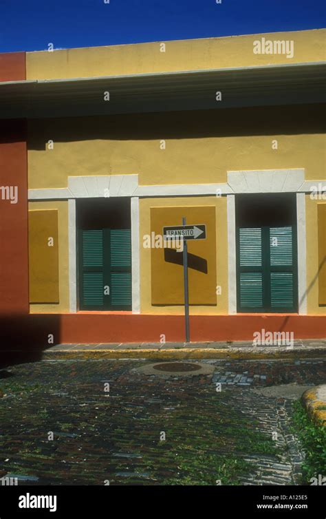 Spanish language street sign in San Juan Puerto Rico Stock Photo - Alamy