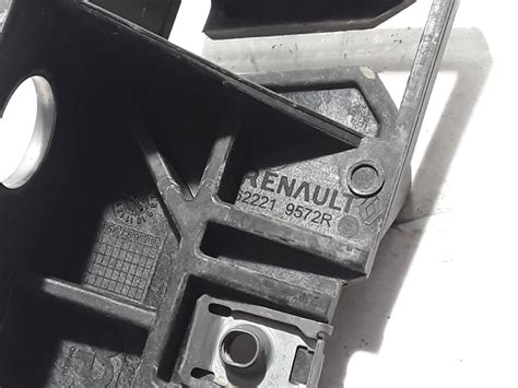 Used RENAULT Espace Another detail of the front bumper beam 622219572R