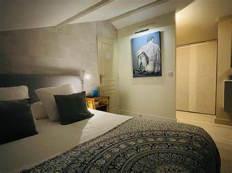 Le Donjon Galants De Nuit Crest Gay Sejour Booking