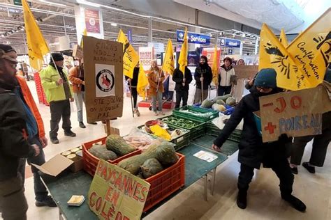 Agriculteurs En Col Re Ce Sont Nos Ennemis Ils Nous Font Du Mal