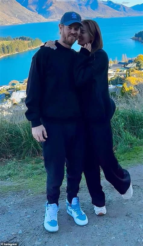 New Details Emerge Of Nude Artist Dina Broadhurst S Split From Multimillionaire Fridge Heir