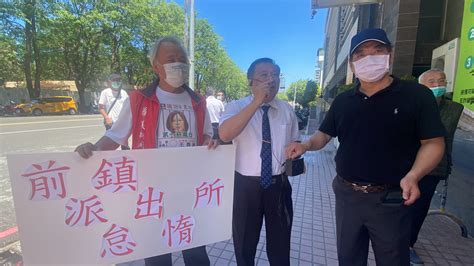 市民李政憲怒了 今天在高雄市警察局前抗議怒罵高雄前鎮派出所 行政怠惰放縱前鎮汽車、機車進入公園 華夏新聞報