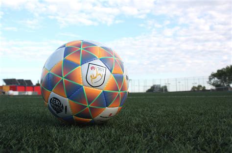 El futbol català ja té nova pilota oficial per la temporada 2020-2021