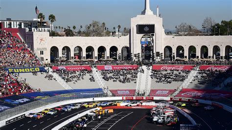 NASCAR Clash at LA Coliseum: Time, TV, streaming for Sunday's race