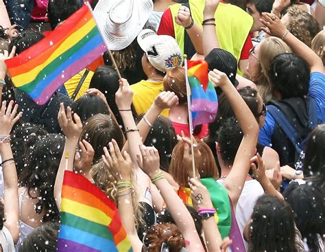 Soci T Lyon La Gay Pride Attend Au Moins Personnes