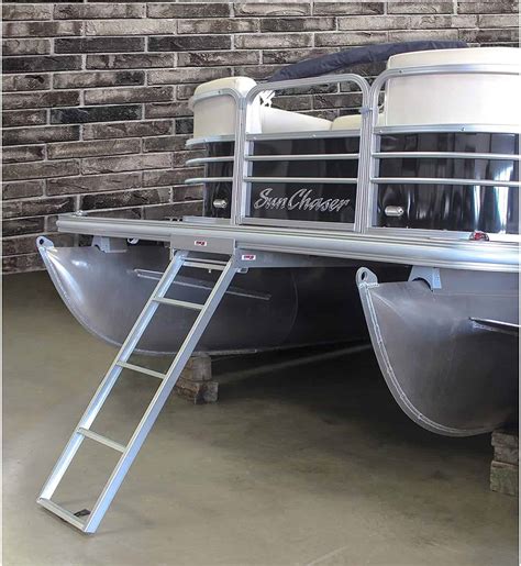 A Complete Review Of The Best Pontoon Boat Accessories