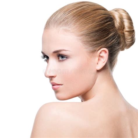 Belle Jeune Femme Blonde Avec La Peau Parfaite Image stock Image du femelle modèle 44997279
