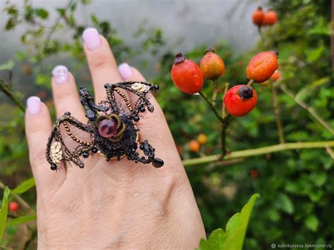 Кольцо дракон ручной вышивки с султанитом и турмалинами – заказать на ...