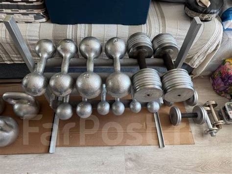 Гантели со стойкой, б/у, в наличии. Цена: 9 000₽ во Владивостоке