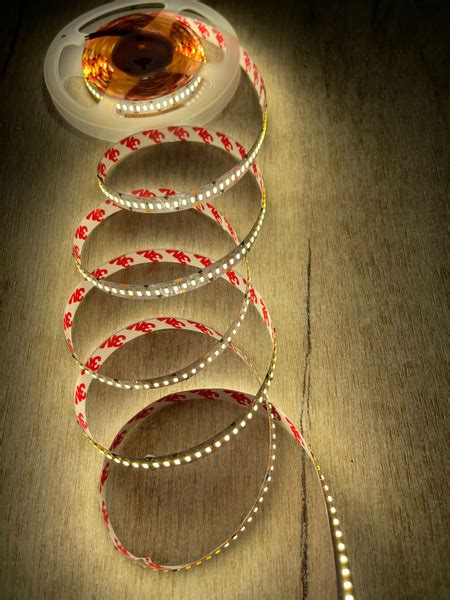 Светодиодная лента REDIGLE, 12В, IP20, 240 LED/m Лента светодиодная ...