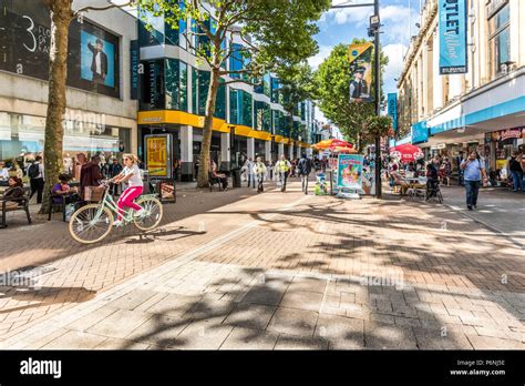 Busy Town Centre Croydon London United Kingdom Stock Photo Alamy