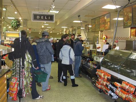 Lower prices are being tested for all custom Publix deli trays 28