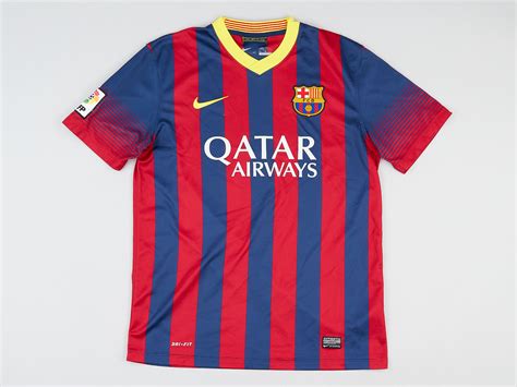 Barcelona Тренировочная/Повседневная футболка 2012 - 2013.