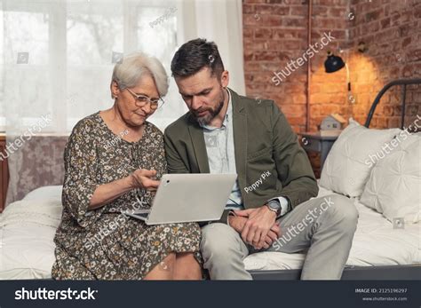 25 092 Mature Mother Son Images Stock Photos Vectors Shutterstock