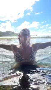 Insta Vid Rg Julianne Hough Bikini In The Water Phun Org Forum