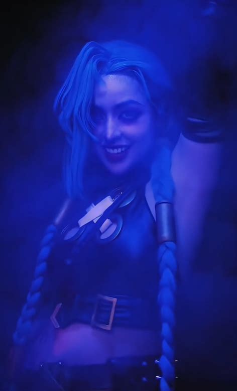 Hóa thân thành Jinx hot girl trứng rán khiến người xem kêu cứu