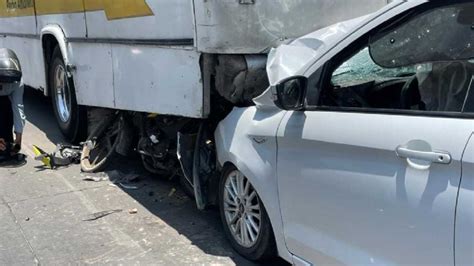 Accidente En Irapuato Auto Impacta A Motociclista Y Su Moto Queda