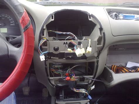 Проклеил центральнцю консоль — Lada Калина Хэтчбек (1G), 1,6 л, 2007 ...