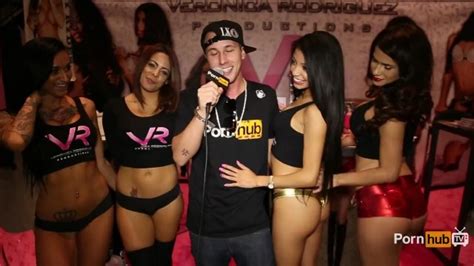 Pornhubtv Jessy Jones Hot Girls At Exxxotica Atlantic City Pornhub