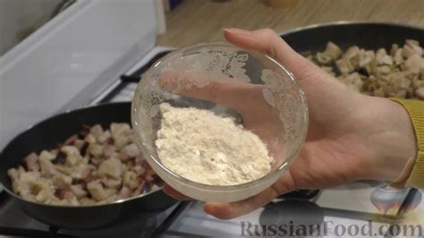Рецепт: Сытный жульен в булочке на RussianFood.com