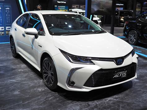 Daftar Harga Corolla Altis Ada Varian Hybrid Dan Konvensional