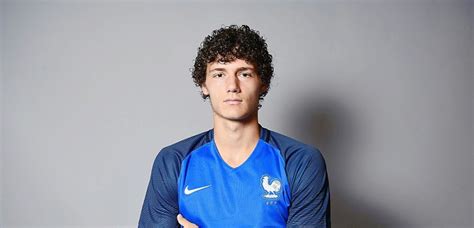 Equipe De France Pavard Une Valse à 20 Ans Un Maillot Bleu à 21