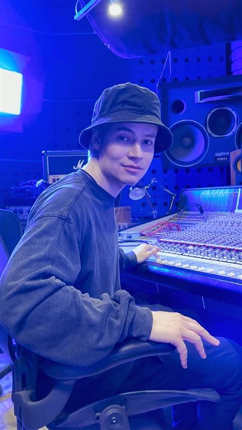 Пин на доске SHAMAN | Певцы, Вдохновляющие люди, Эмо мальчики