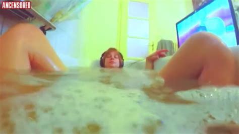 Naked Lara Stoll in Das Höllentor von Zürich