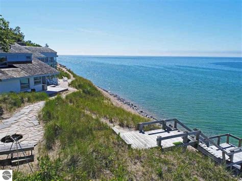 500 Beach Rd, Frankfort, MI 49635 - realtor.com®