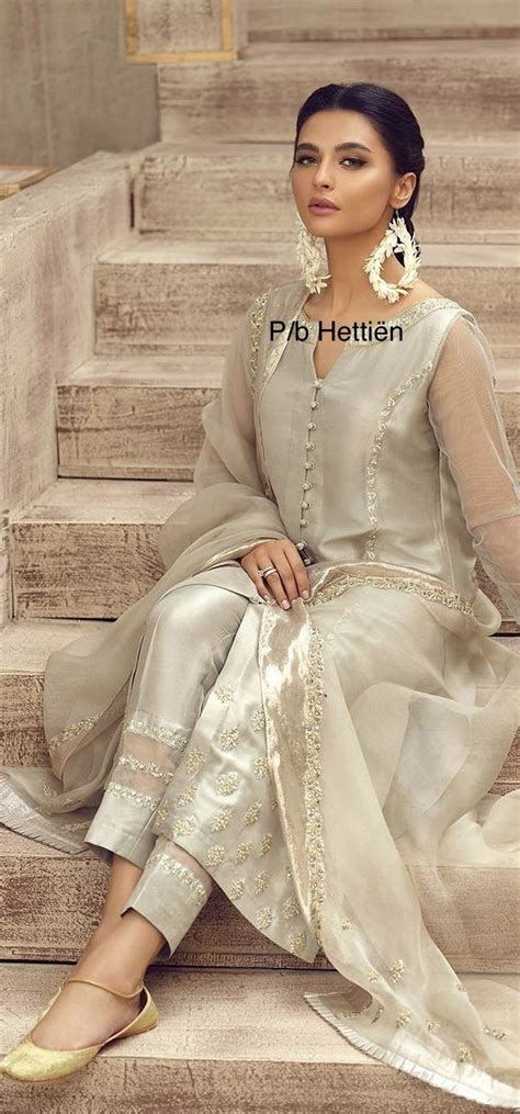 Pin By Hettiën On Classy Sassy Pakistani Dress Design Fashion Pakistani Formal Dresses