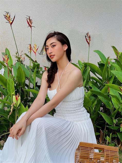 Ng C Th O Di N Bikini H Ng Khoe D Ng N Ng B Ng M U Thu M C Crop Top Kho T V Ng M T Sexy