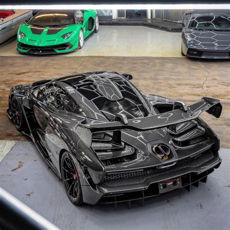 All Carbon Fiber Exposed McLaren Senna Shows Everything And Then Some