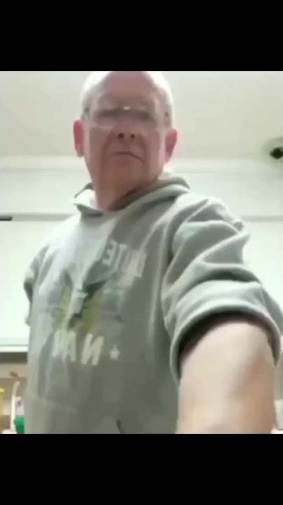 Cuando El Abuelo Ve A Un Gay D Cimo Meme Del A O Meme Subido Por Srmemero Memedroid