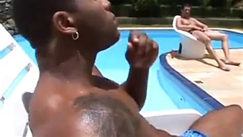 Onde estão as melhores vídeos pornô na categoria Sexo gay na piscina xHamster
