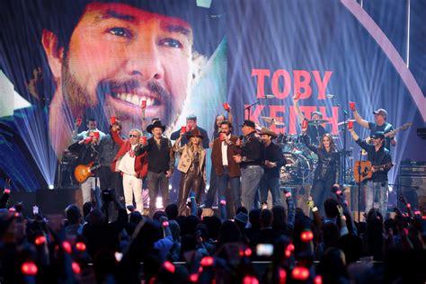 Country music stars come together for Toby Keith tribute | Music City ...