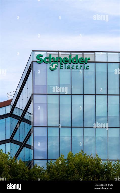 facade   headquarters building  schneider electric  french