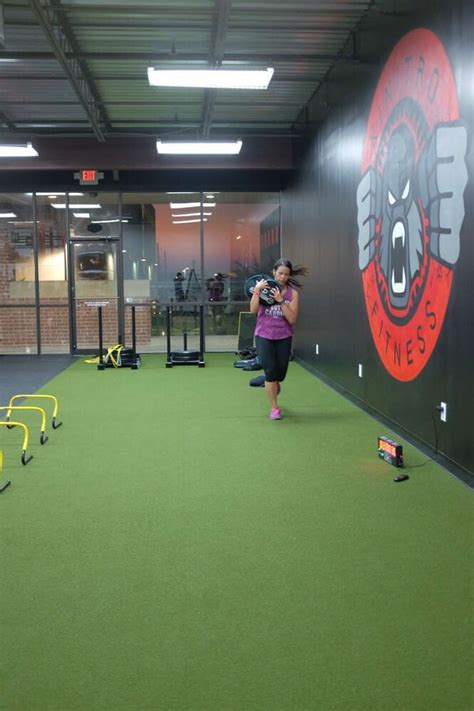 Personal Trainer Starts Completely Nude Workout Class