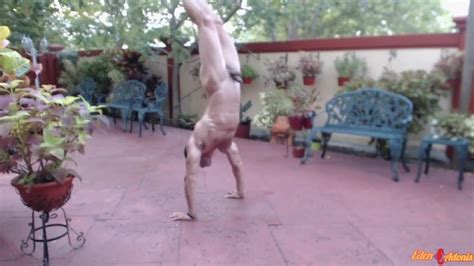 Sexy Guy Practicing Outdoor Handstand Naked Pornhub Gay