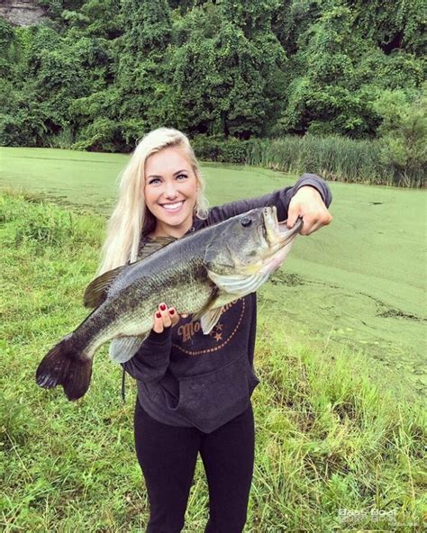 Hot Sexy Kaitlyn Baker Bikini Pics