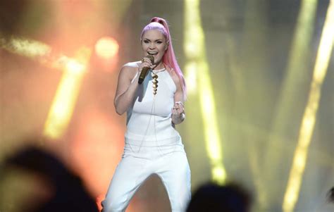 Som En V Gg Av Sex Och Dinah Nah R B St N R Det G Ller Schlagerbloggen