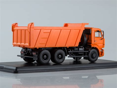 Масштабная модель КАМАЗ-6520 6x4 самосвал от SSM