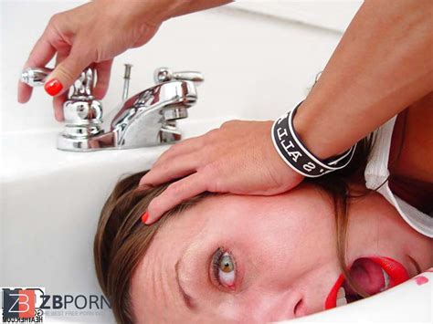 Muscle Light Haired Biotch ZB Porn