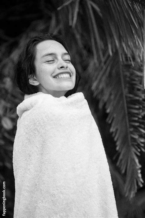 Zoe Barnard Nude OnlyFans Leaks Fappening FappeningBook