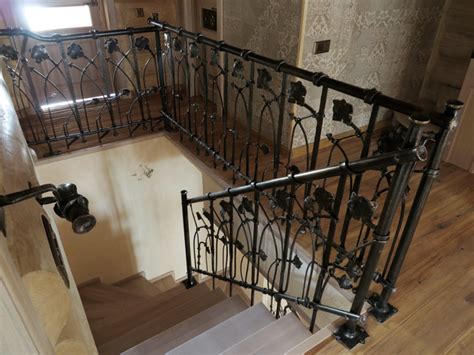 Кованое ограждение лестницы для деревянного дома. - Country - Staircase ...