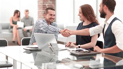 Best Resume Layouts for 2025: 27 Top Examples