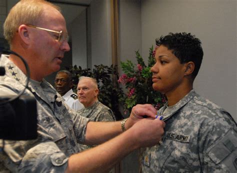 Army Guardsman Receives Soldiers Medal For Bravery Article The