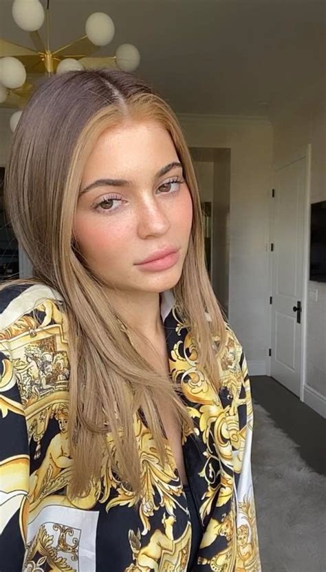 Pin By Aesthetics On Hair Kylie Jenner Blonde Hair Kylie Jenner