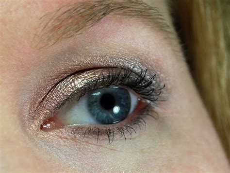 Amu Schnelle Pinselei Mit Der Urban Decay Naked Palette I Need Sunshine