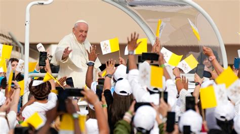 Pope Francis Thrills Small Gulf Catholic Community With Big Mass