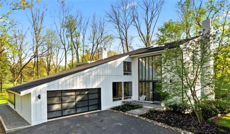 Just Listed Renewed Contemporary Villanova House For Sale